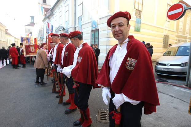 ARHIVA - 2015. Zagreb: Dolazak uzvanika na sve?anu inauguraciju Kolinde Grabar Kitarovi?