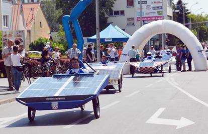 Iz domaće radinosti: Solarni automobili oduševili  Siščane