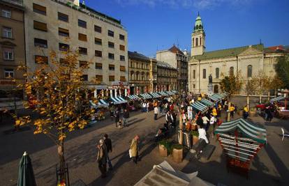 Pozvali ljude na prosvjed s loncima i bubnjevima