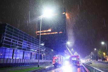 Zagreb: Pozar u Vjesnikovom neboderu