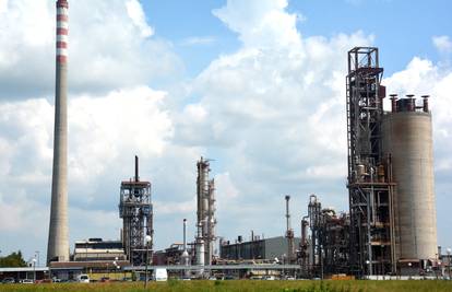 Petrokemiji prijeti obustava isporuke plina i blokada tvrtke