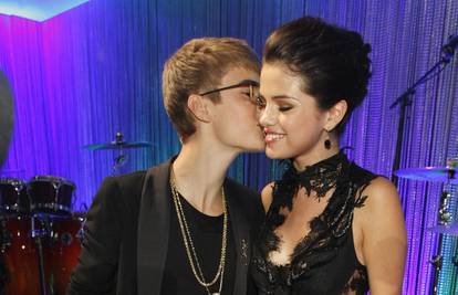 Presudile su poslovne obveze: Bieber i Selena prekinuli vezu?