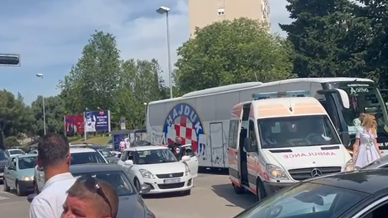VIDEO Kaos na ulicama Splita! Boysi slobodno ulaze na Poljud, a Hajdukov bus i Hitna čekaju...