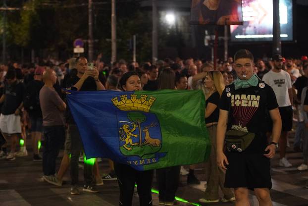Beograd: Prosvjed pod geslom "Nismo mi vreće za udaranje", nakon sto je policija je sinoć upotrijebila prekomjernu silu nad građanima