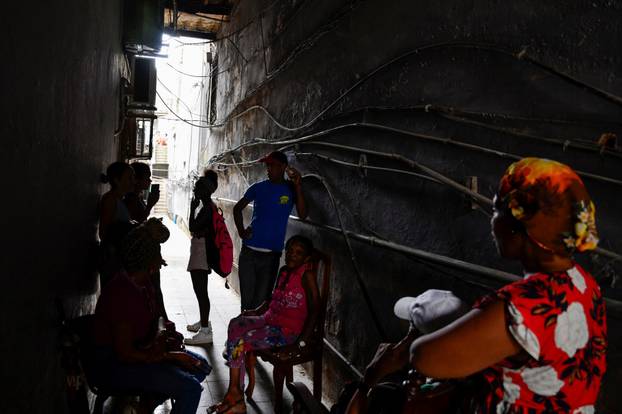 Cuba hit by total blackout