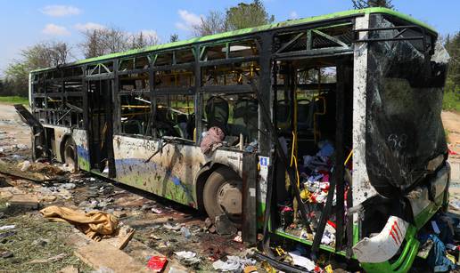 Najmanje 126 mrtvih u napadu na autobusni konvoj kod Alepa