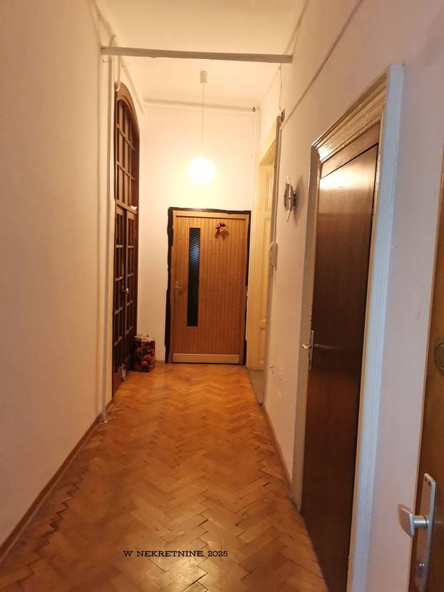 FOTO Rijetko na tržištu! Prodaju stan tik do bana Jelačića. Ima panoramski pogled. Cijena je hit