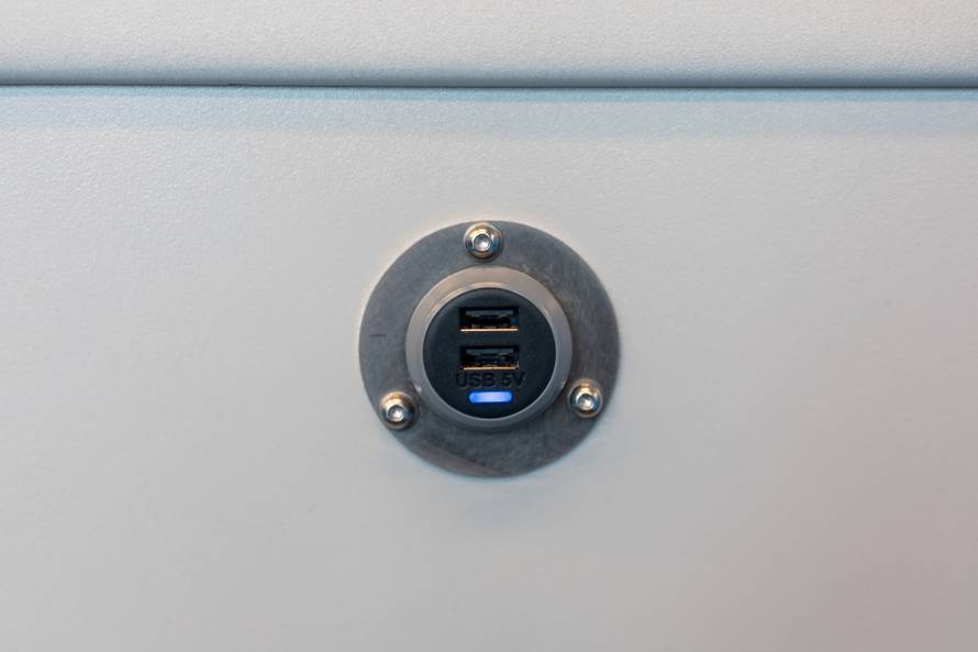 Novi zagrebački tramvaji imat će USB utičnice i baterije za autonomnu vožnju, u promet ga puštaju ovaj mjesec