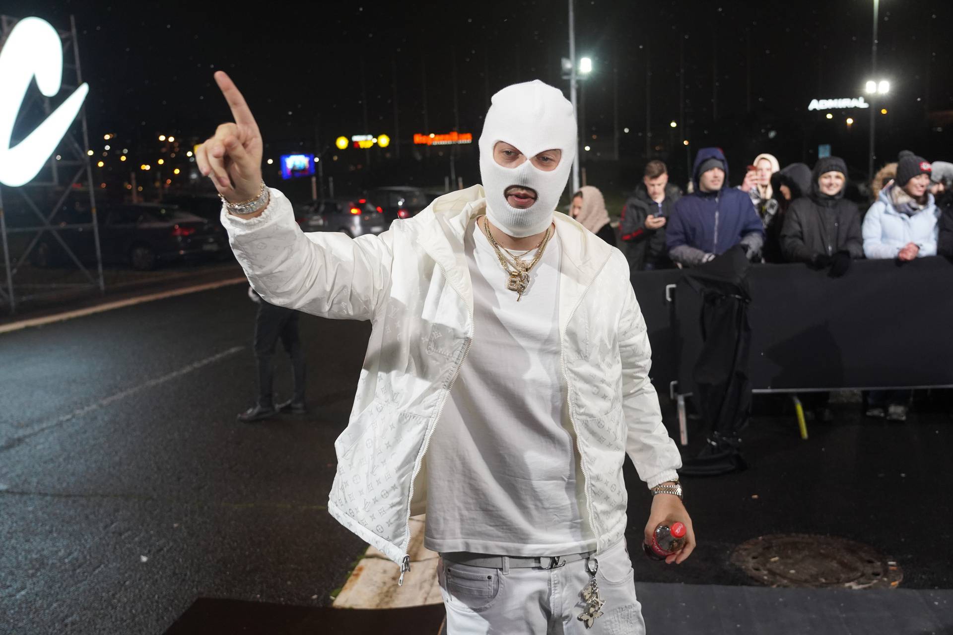 Beograd: Reper Devito u javnosti ne pokazuje lice, maska na glavi njegov je zaštitni znak