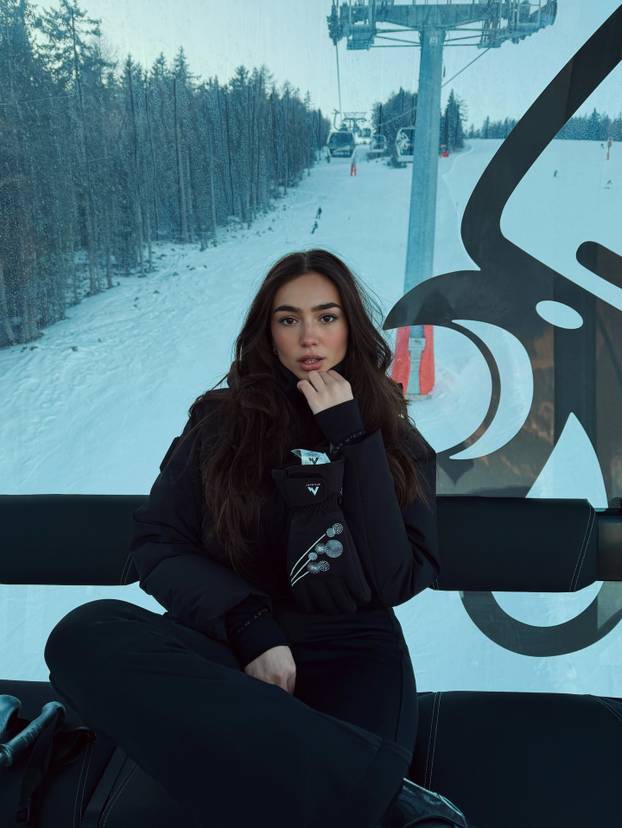 FOTO Horor ozljeda uništila mu transfer u Dinamo. Ona mu je najveća podrška: 'Samo polako'