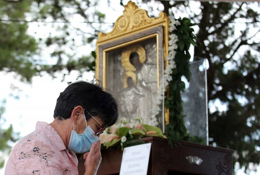 Vrpolje: Uz poštivanje svih epidemiolških mjera obilježen blagdan velike Gospe