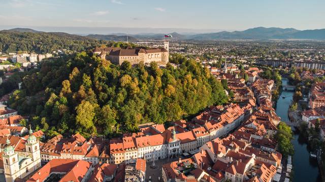 Kakva je budućnost slovenskih gradova i kakvu ulogu u tome imaju pametni gradovi?
