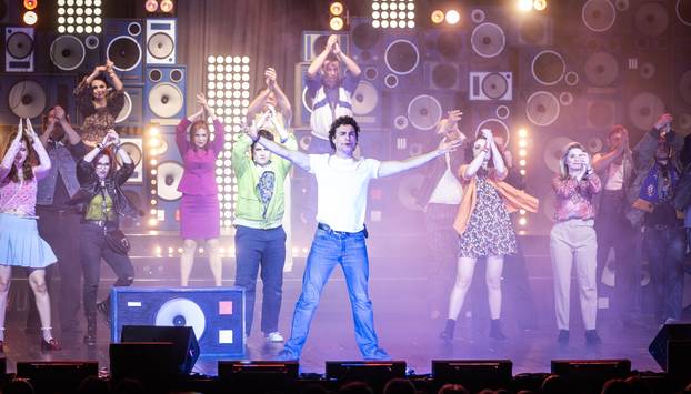 Zagreb: Premijera mjuzikla “Radio Dubrava”