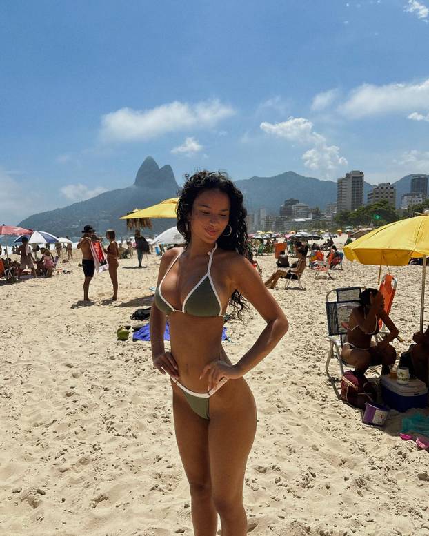 Šuškalo se da joj dečko spava sa zvijezdom platforme za odrasle. Objavom ušutkala sve tračeve