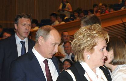Njihovoj ljubavi je kraj: Putin objavio da se rastaje od žene