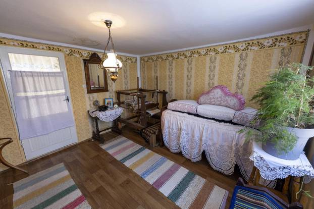 Komletinci: Obitelj Čelebić njeguje stare slavonske običaje