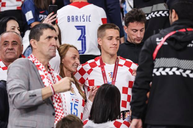 KATAR 2022 - Brončani reprezentativci u zagrljaju svojih obitelji 