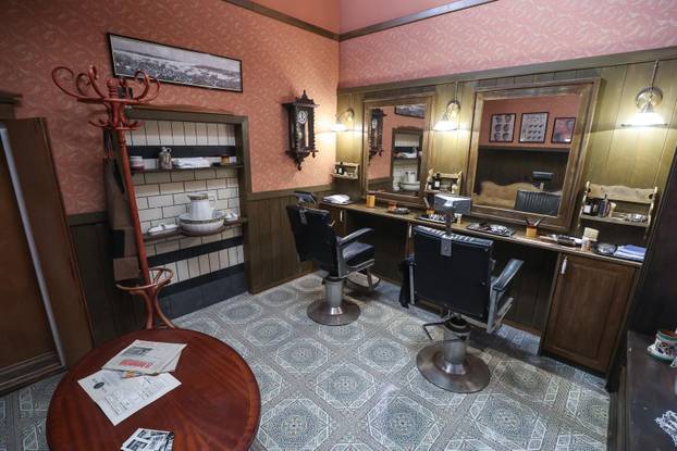 Zagreb: Obilazak kulisa i druženje s glumcima nove serije Divlje p?ele