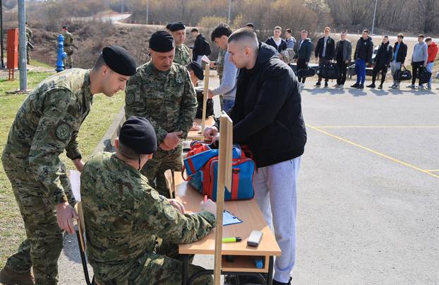 Ministar Anušić i general Kundid na prvom danu TVO-a na Slunju