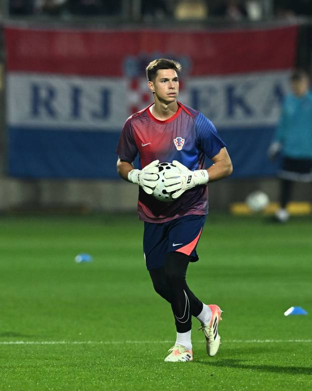 Rijeka: Zagrijavanje nogometaša uoči početka utakmice između Hrvatske i Farskih otoka u kvalifikacijama za FIFA Svjetsko prvenstvo