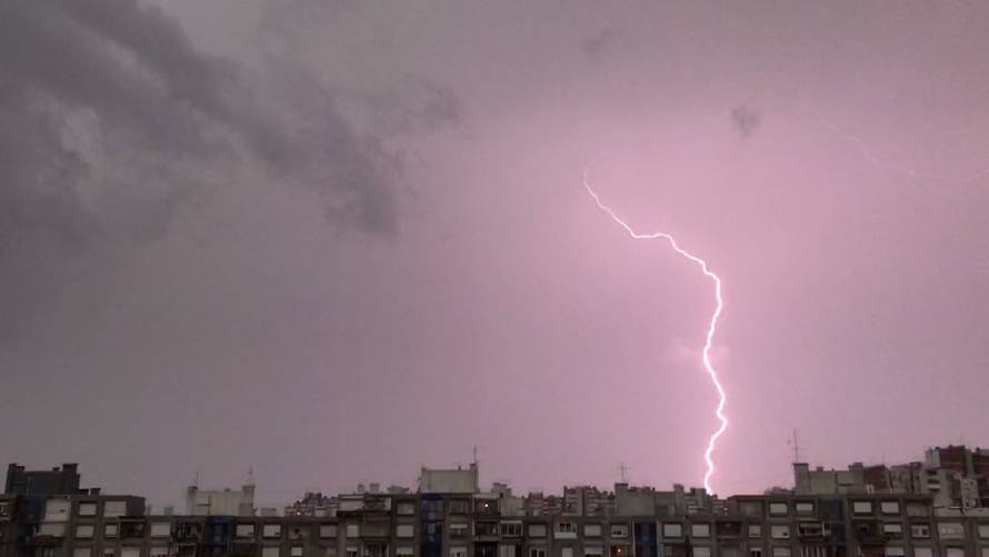 Ulice i podvožnjaci pod vodom: Zagreb pogodilo jako nevrijeme