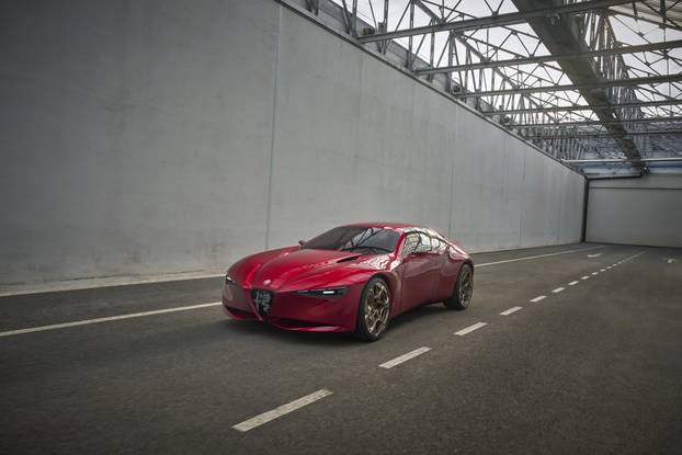 FOTO Alfa Romeo otkriva svoju budućnost: Cuorerosso izgleda sjajno i ima moćni V6 motor