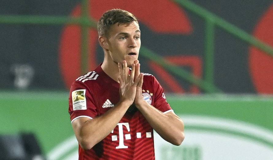 FC Bayern Munich apparently cuts unvaccinated Kimmich's salary.