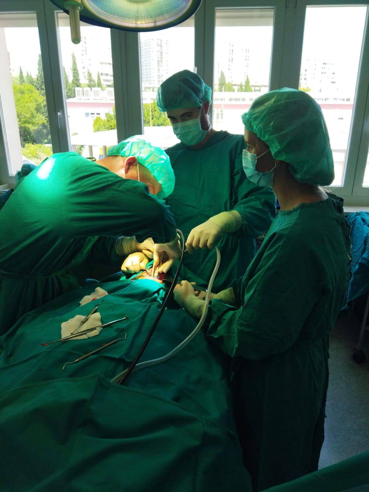 Pacijentu u KBC-u Split izvadili koštanu srž iz potkoljenice i stavili u  čeljust da je spase