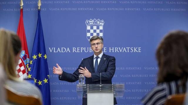 Zagreb: Premijer Andrej PlenkoviÄ odrzao konferenciju za novinare u Banskim dvorima