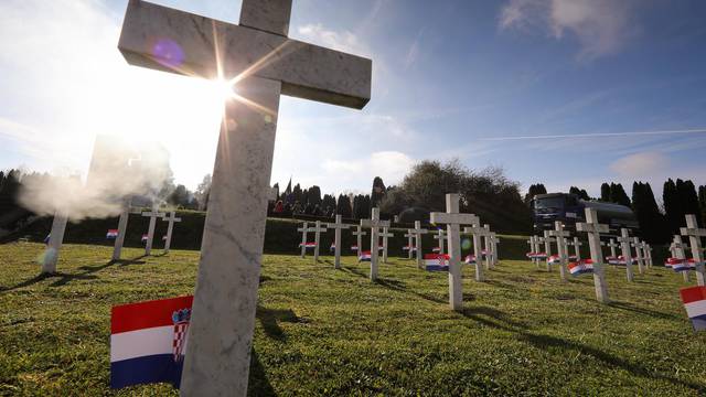 Vukovar: Memorijalno groblje žrtava iz Domovinskog rata dan uoči obilježavanja Dana sjećanja 