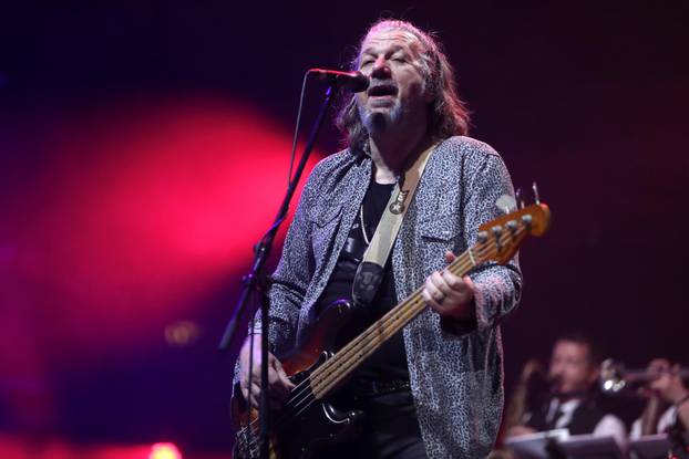 Zagreb: Koncert Parnog valjka "Valjak i prijatelji: Dovoljno je reći…Aki"