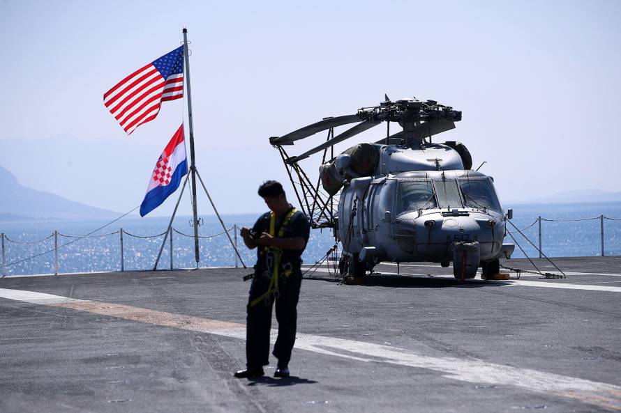 Posjetili smo američki nosač zrakoplova USS Gerald R. Ford koji je u jutarnjim satima stigao u Split
