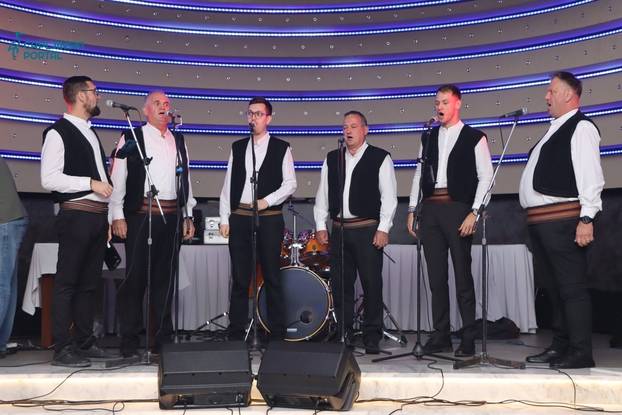 FOTO Dinamo održao Plavu noć u Hercegovini, Bobanu ovacije: 'Ne trebam vam ja da ga volite'