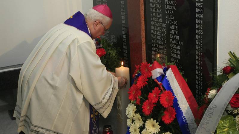 Čović obsodil 33 let star zločin nad Hrvati v Briševem