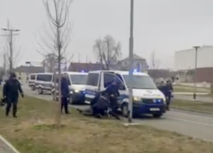 VIDEO Kaos pred Opus Arenom, uhitili navijača Osijeka. 'Armadi je htio razbiti kombi, psovali su'