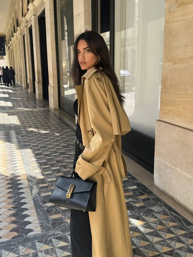 FOTO Diplomirana psihologinja našla se u svijetu mode: Njeno tijelo obara, isto kao i outfiti