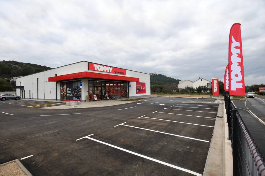 Pasman, 19.12.2024 - Otvaranje novog Tommy maximarketa u Tkonu