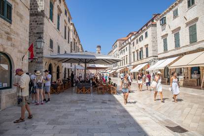 Dubrovnik: Grupe turista u staroj gradskoj jezgri