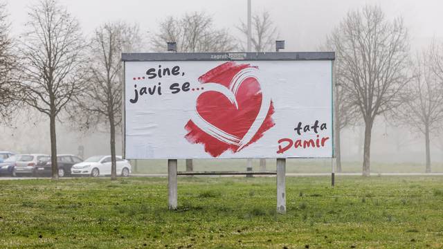 Zagreb: Misteriozni plakat "...sine, javi se..."