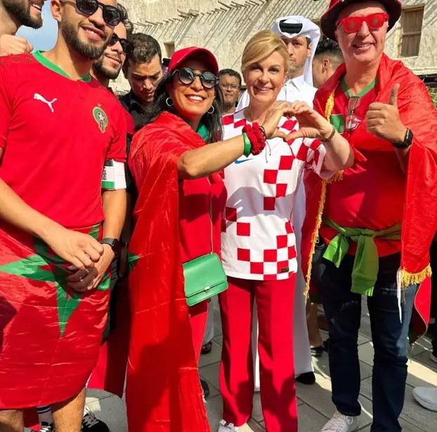 FOTO Kad Kolinda navija: Pila je pivo, klečala pred TV-om, ušla u svlačionicu i pokisnula kao miš
