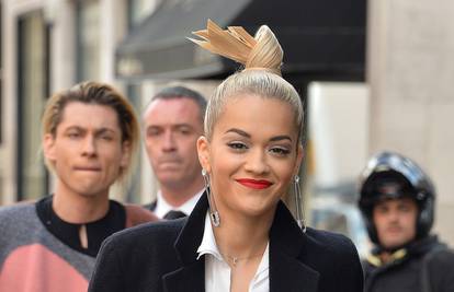 Sve joj se vidjelo: Rita Ora je umjesto suknje navukla mrežu