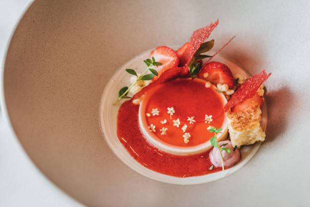 FOTO Zavirite u raskošni ljetni jelovnik restorana u Esplanadi