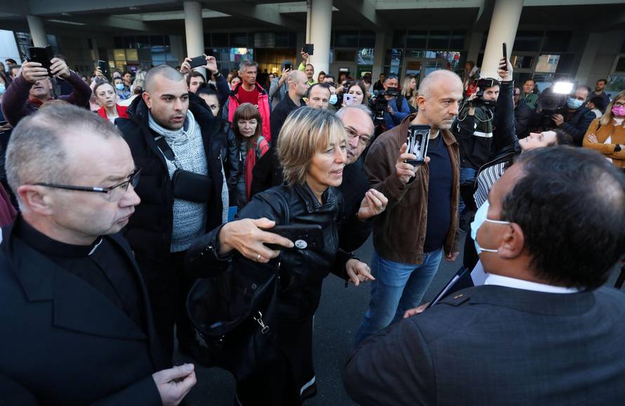 Prosvjed na Rebru zbog uvođenja Covid potvrda