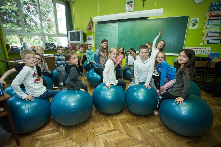 'Njišemo se, cupkamo i već bolje učimo na pilates loptama'