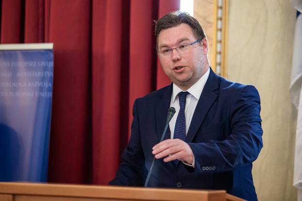 Zagreb: Ministar Pavić uručio ugovore o financiranju projekata nacionalnim i EU sredstvima