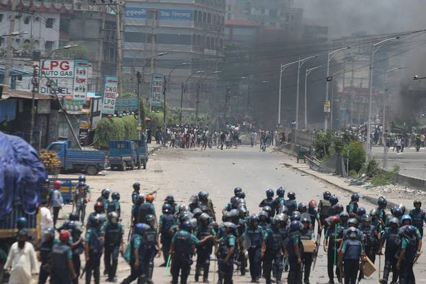 Broj mrtvih raste dok studentski prosvjedi potresaju Bangladeš 