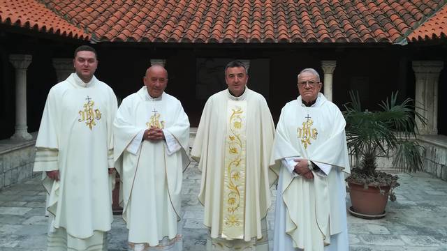Fratri u samoizolaciji: Lanjski Uskrs prošao je bez vjernika, ovogodišnji bez nas svećenika