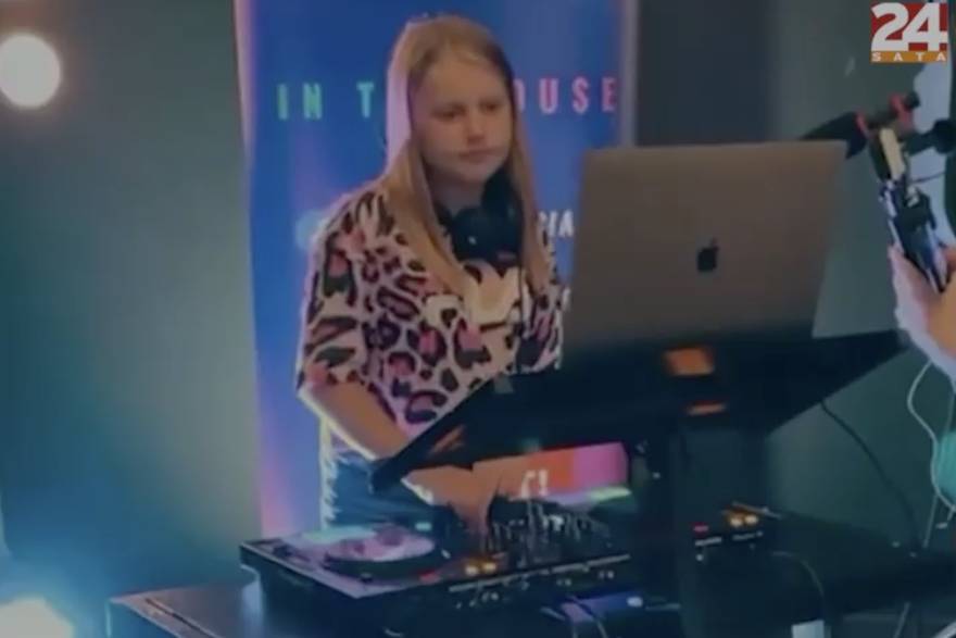 Liv (11) je najmlađa DJ-ica u Velikoj Britaniji: 'Umiješa novu pjesmu svakih par minuta i tako po dva sata, uopće nema tremu'