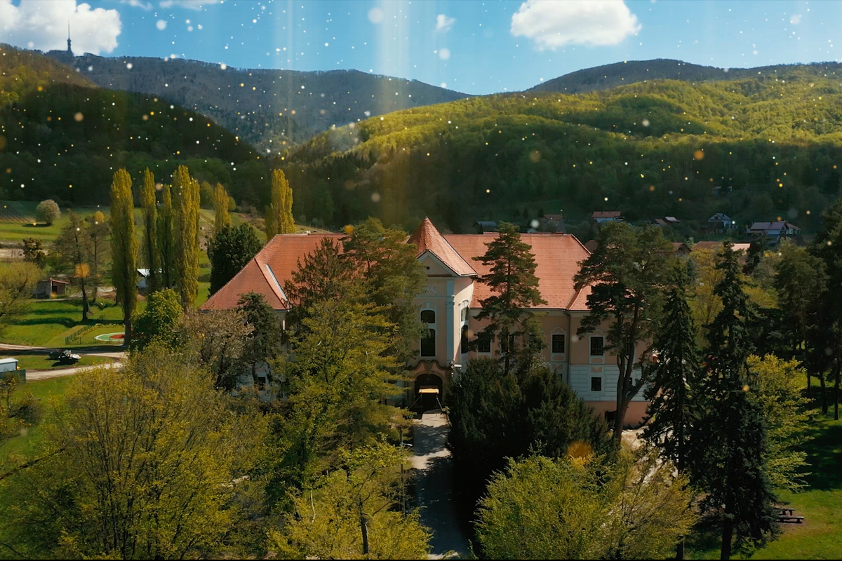 Upoznajte Maju, djevojčicu koja živi u dvorcu
