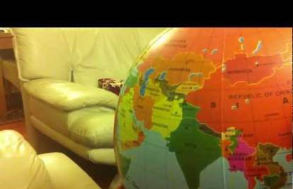 Ima tek dvije godine i već zna čitati i naći sve zemlje na karti